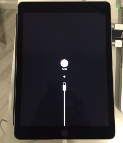 You are currently viewing Bugs in iOS 9.3.2 Update Might  “brick” your iPad Pro