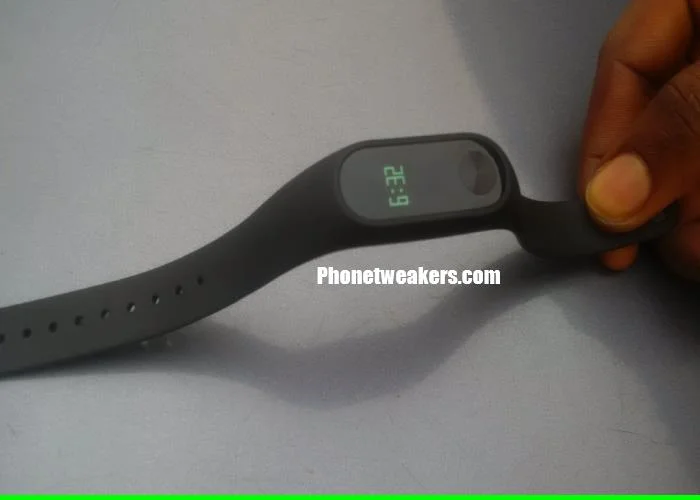 Original Xiaomi Mi Band 2 Unboxing, Review And Price 55