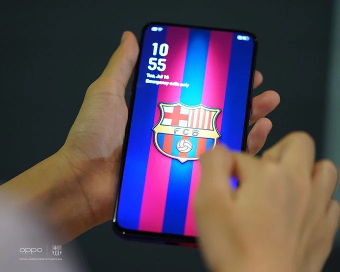 OPPO Reno FC Barcelona edition: Special models with striking team emblems and gradient colors 17